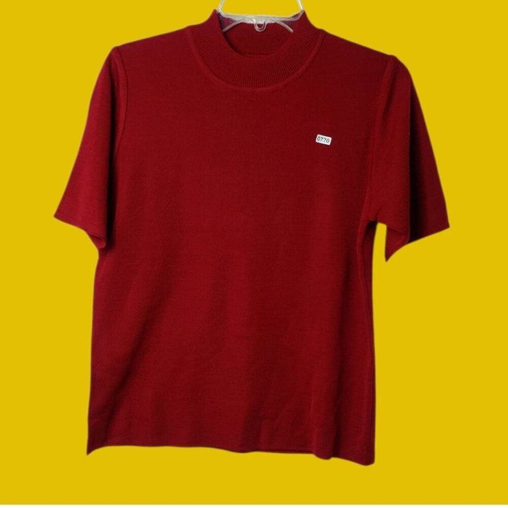 Ribbed Knit Mock neck Short Sleeve Top Red size Medium